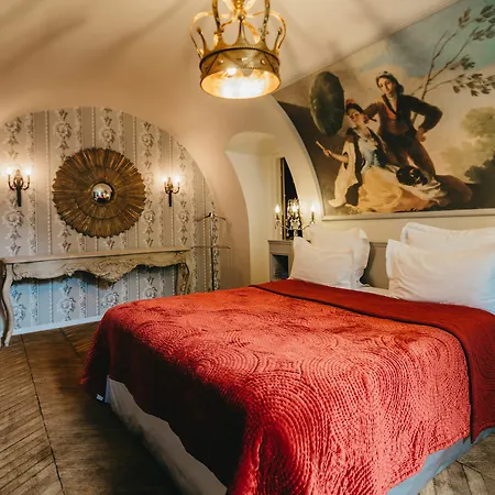 Saint Hotel