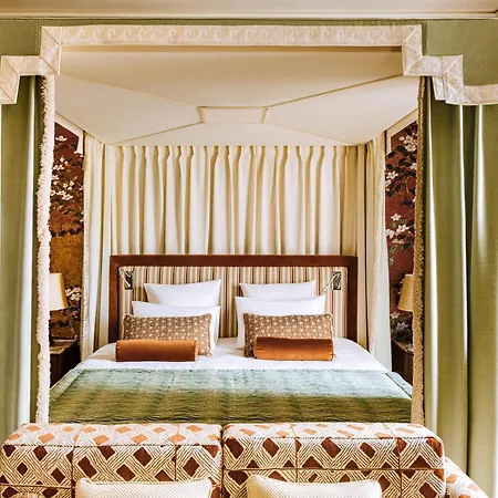 Saint Отель Париж