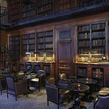 Saint Отель Париж